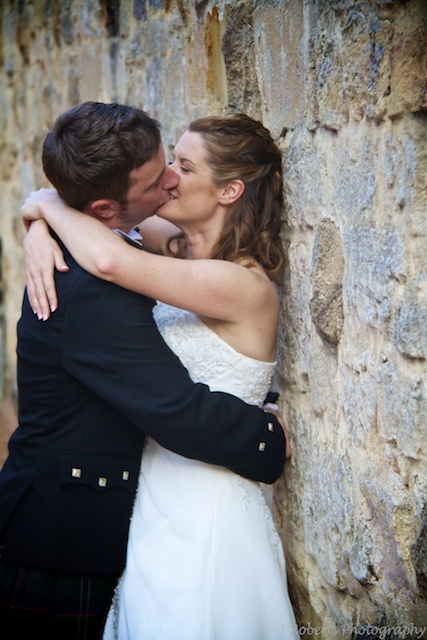 Couple kissing - wedding photography